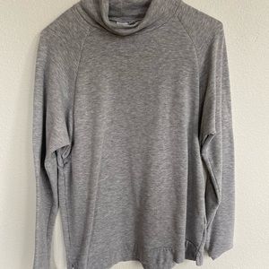 GAP maternity/nursing turtleneck sweatshirt
